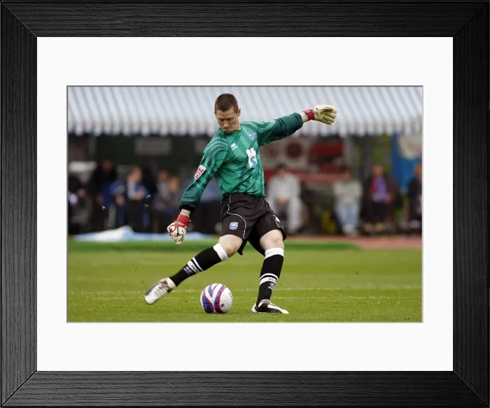 Framed Print : Brighton & Hove Albion vs Hartlepool United: 2009-10 Home Match Framed Print : Brighton & Hove Albion vs Hartlepool United: 2009-10 Home Match