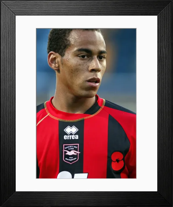 Framed Print : Elliott Bennett: Brighton and Hove Albion Football Star