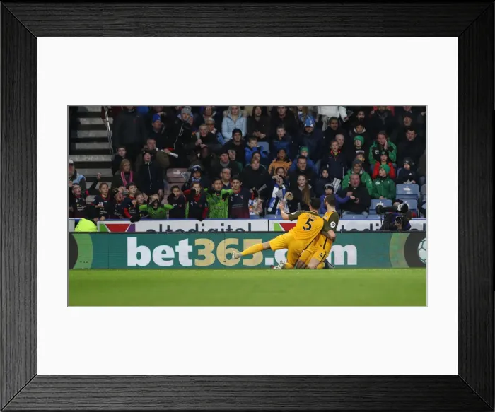 Framed Print : Decisive Moment: Huddersfield vs. Brighton & Hove Albion - Premier League Showdown (01DEC18) Framed Print : Decisive Moment: Huddersfield vs. Brighton & Hove Albion - Premier League Showdown (01DEC18)