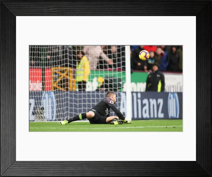 Framed Print : Decisive Moments: Burnley vs. Brighton & Hove Albion at Turf Moor (08DEC18) Framed Print : Decisive Moments: Burnley vs. Brighton & Hove Albion at Turf Moor (08DEC18)