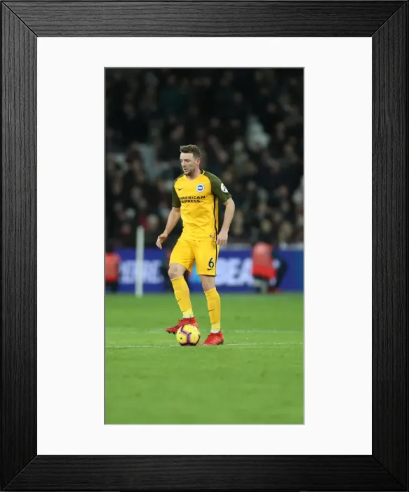 Framed Print : Premier League Showdown: Brighton and Hove Albion vs. West Ham United at The London Stadium (02JAN19) Framed Print : Premier League Showdown: Brighton and Hove Albion vs. West Ham United at The London Stadium (02JAN19)