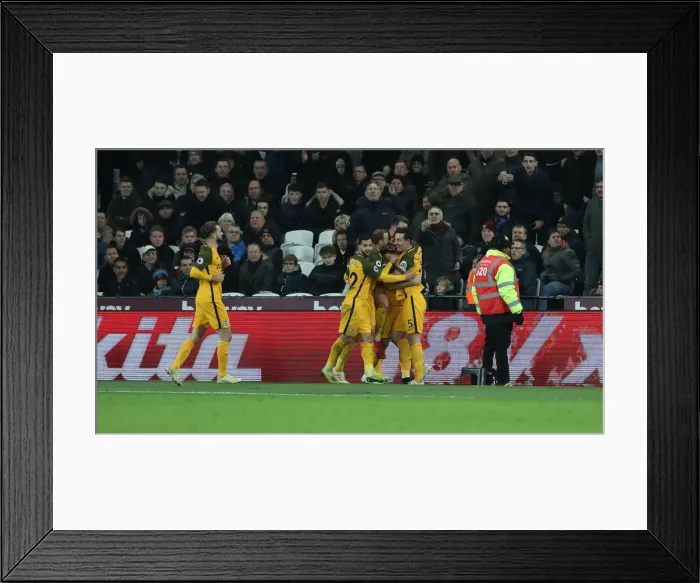 Framed Print : Premier League Showdown: Brighton and Hove Albion vs. West Ham United at The London Stadium (02JAN19) Framed Print : Premier League Showdown: Brighton and Hove Albion vs. West Ham United at The London Stadium (02JAN19)