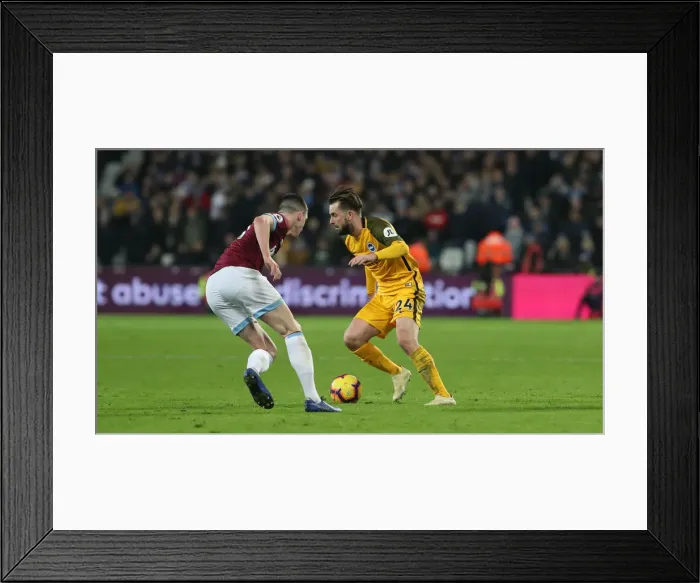Framed Print : Premier League Showdown: Brighton and Hove Albion vs. West Ham United at The London Stadium (02JAN19) Framed Print : Premier League Showdown: Brighton and Hove Albion vs. West Ham United at The London Stadium (02JAN19)