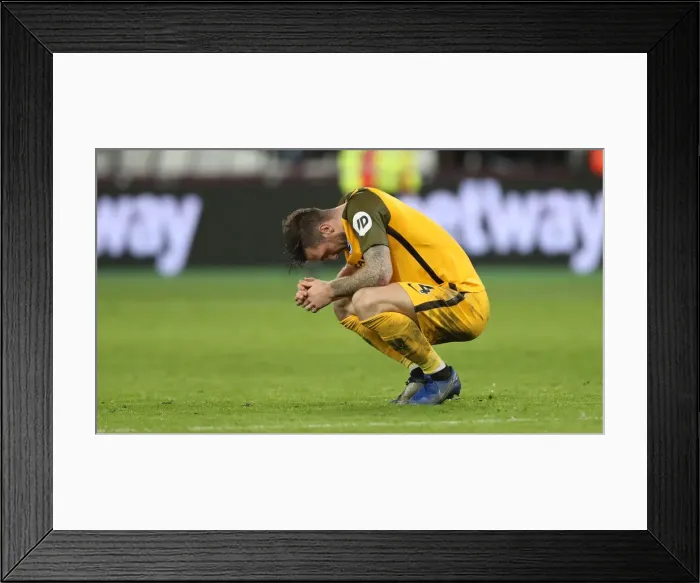 Framed Print : Premier League Showdown: Brighton and Hove Albion vs. West Ham United at The London Stadium (02JAN19) Framed Print : Premier League Showdown: Brighton and Hove Albion vs. West Ham United at The London Stadium (02JAN19)