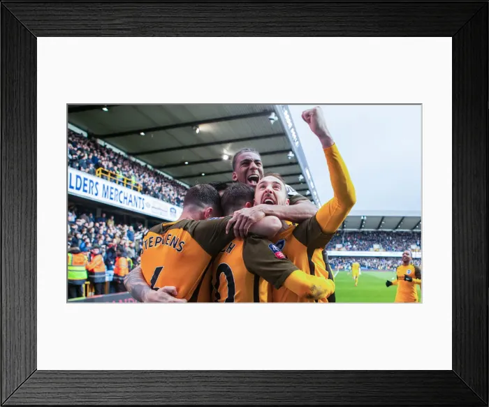 Framed Print : FA Cup Quarterfinal Showdown: Millwall vs. Brighton and Hove Albion at The Den (17March19)