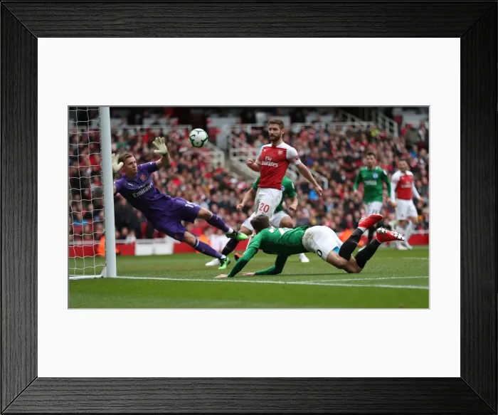 Framed Print : Intense Premier League Showdown: Arsenal vs. Brighton & Hove Albion (05MAY19) Framed Print : Intense Premier League Showdown: Arsenal vs. Brighton & Hove Albion (05MAY19)
