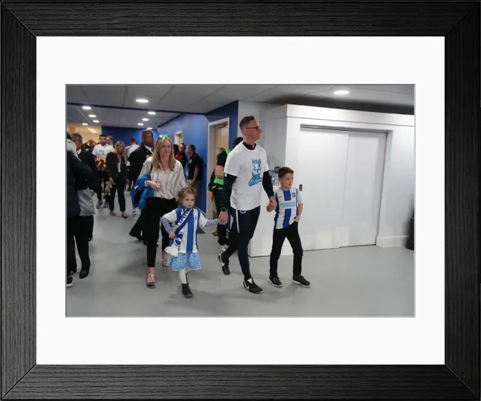 Framed Print : Brighton and Hove Albion: Premier League Survival Celebration - Players Lap of Appreciation (May 2019) Framed Print : Brighton and Hove Albion: Premier League Survival Celebration - Players Lap of Appreciation (May 2019)