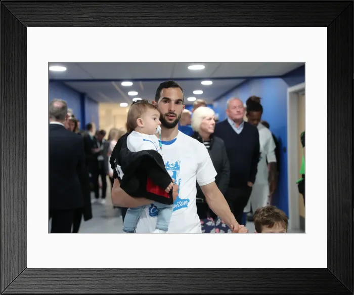 Framed Print : Brighton and Hove Albion: Premier League Survival Celebration - Players Lap of Appreciation (May 2019) Framed Print : Brighton and Hove Albion: Premier League Survival Celebration - Players Lap of Appreciation (May 2019)