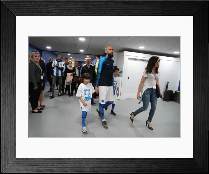 Framed Print : Brighton & Hove Albion: Premier League Survival Celebration - Players Lap of Appreciation (May 2019) Framed Print : Brighton & Hove Albion: Premier League Survival Celebration - Players Lap of Appreciation (May 2019)
