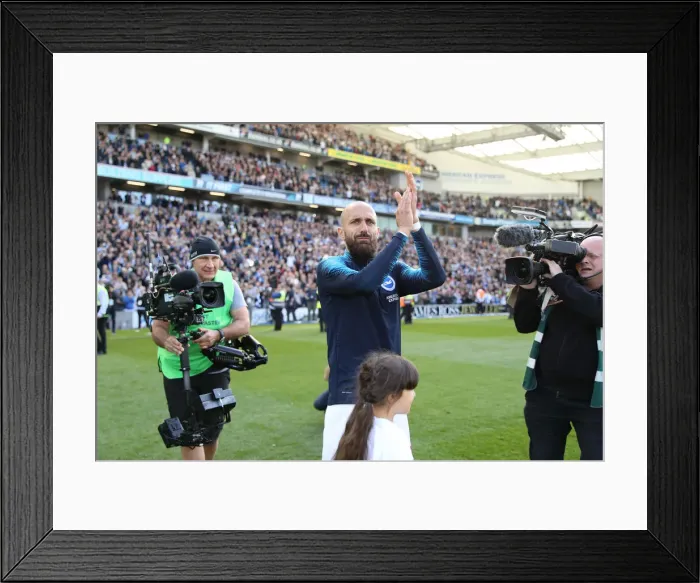 Framed Print : Brighton and Hove Albion: Premier League Survival Celebration - Players Lap of Appreciation (May 2019) Framed Print : Brighton and Hove Albion: Premier League Survival Celebration - Players Lap of Appreciation (May 2019)