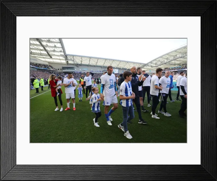 Framed Print : Brighton and Hove Albion: Premier League Survival Celebration - Players Lap of Appreciation (12 May 2019) Framed Print : Brighton and Hove Albion: Premier League Survival Celebration - Players Lap of Appreciation (12 May 2019)