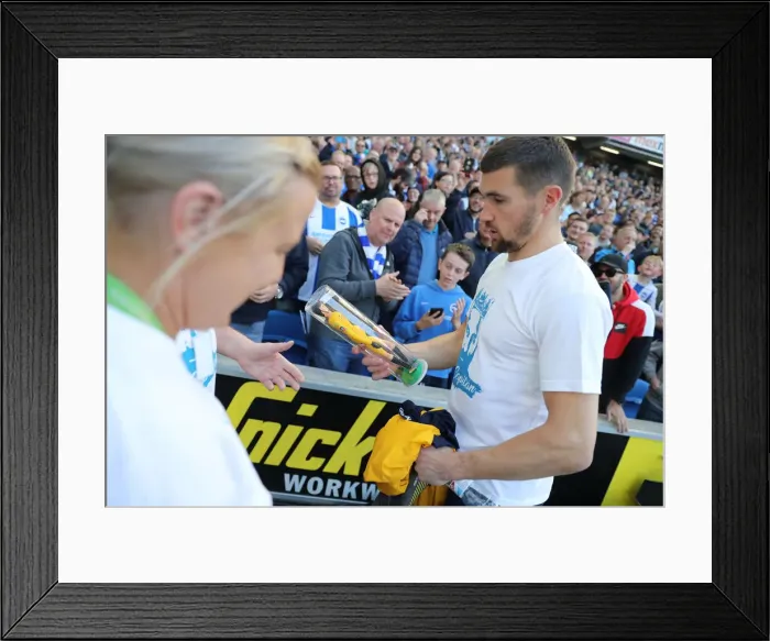 Framed Print : Brighton & Hove Albion: Premier League Survival Celebration - Players Lap of Appreciation (May 2019)