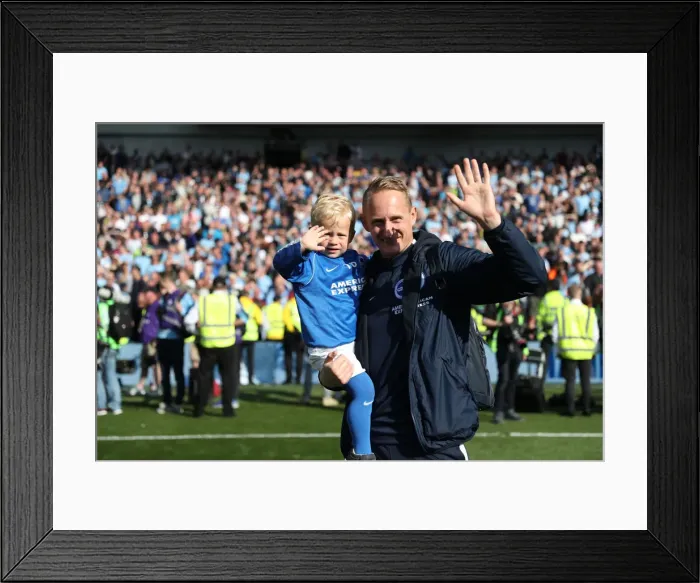 Framed Print : Brighton & Hove Albion: Premier League Survival Celebration - Players Lap of Appreciation (May 2019) Framed Print : Brighton & Hove Albion: Premier League Survival Celebration - Players Lap of Appreciation (May 2019)