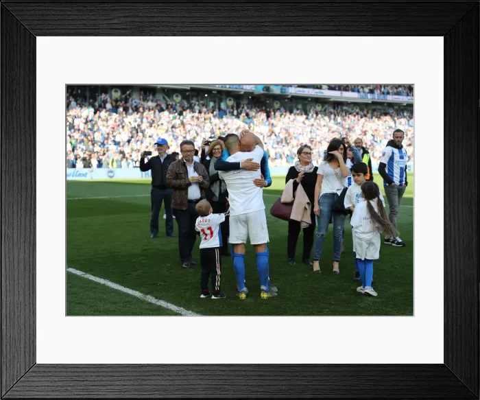 Framed Print : Brighton & Hove Albion: Premier League Survival Celebration - Players Lap of Appreciation (12 May 2019) Framed Print : Brighton & Hove Albion: Premier League Survival Celebration - Players Lap of Appreciation (12 May 2019)