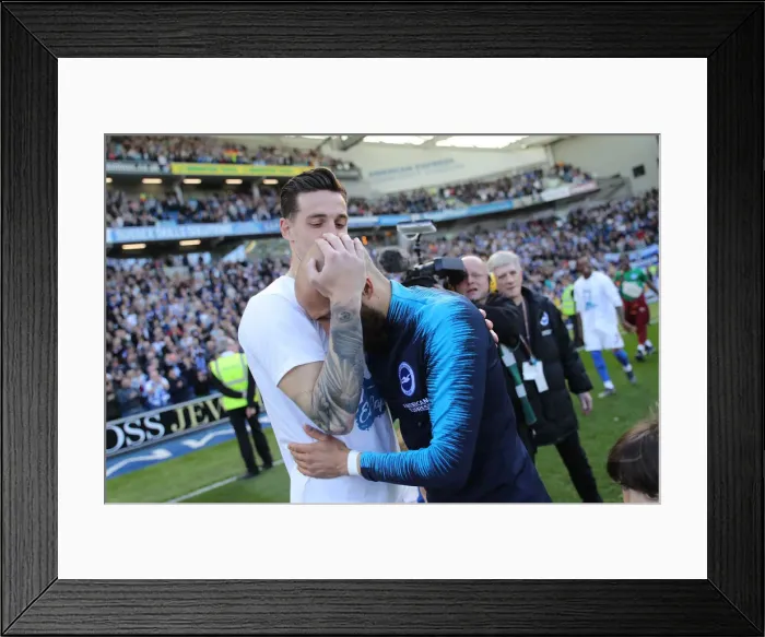 Framed Print : Brighton & Hove Albion: Premier League Survival Celebrated with Emotional Lap of Appreciation (May 2019) Framed Print : Brighton & Hove Albion: Premier League Survival Celebrated with Emotional Lap of Appreciation (May 2019)