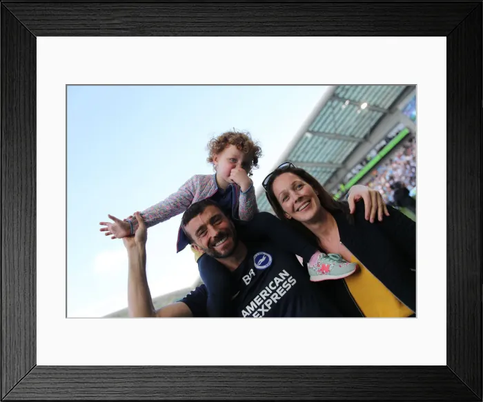 Framed Print : Brighton and Hove Albion: Premier League Survival Celebration - Players Lap of Appreciation (12 May 2019) Framed Print : Brighton and Hove Albion: Premier League Survival Celebration - Players Lap of Appreciation (12 May 2019)