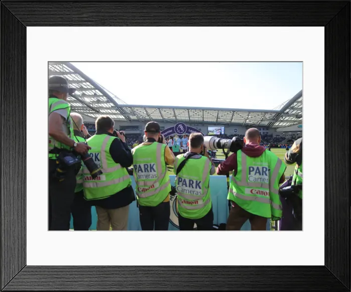 Framed Print : Brighton & Hove Albion: Premier League Survival Celebration - Players Lap of Appreciation (12 May 2019) Framed Print : Brighton & Hove Albion: Premier League Survival Celebration - Players Lap of Appreciation (12 May 2019)