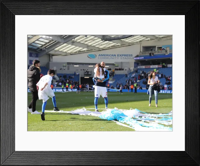 Framed Print : Brighton and Hove Albion: Premier League Survival Celebration - Players Lap of Appreciation (May 2019)