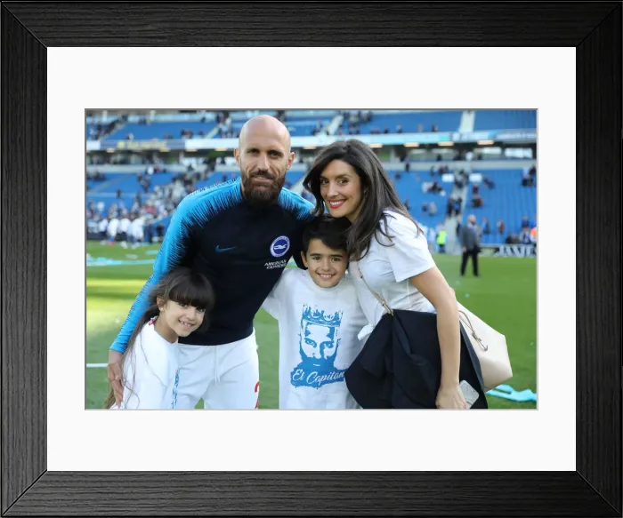Framed Print : Brighton and Hove Albion: Premier League Survival Celebration - Players Lap of Appreciation (May 2019) Framed Print : Brighton and Hove Albion: Premier League Survival Celebration - Players Lap of Appreciation (May 2019)