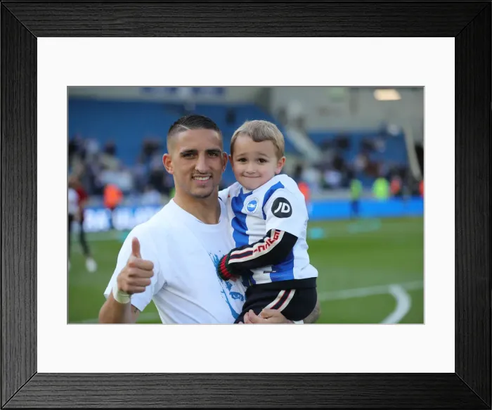 Framed Print : Brighton & Hove Albion: Premier League Survival Celebration - Players Lap of Appreciation (May 2019) Framed Print : Brighton & Hove Albion: Premier League Survival Celebration - Players Lap of Appreciation (May 2019)