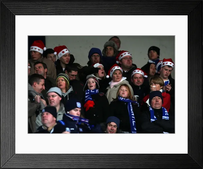 Framed Print : Brighton & Hove Albion 2009-10 Away: Swindon Town Framed Print : Brighton & Hove Albion 2009-10 Away: Swindon Town