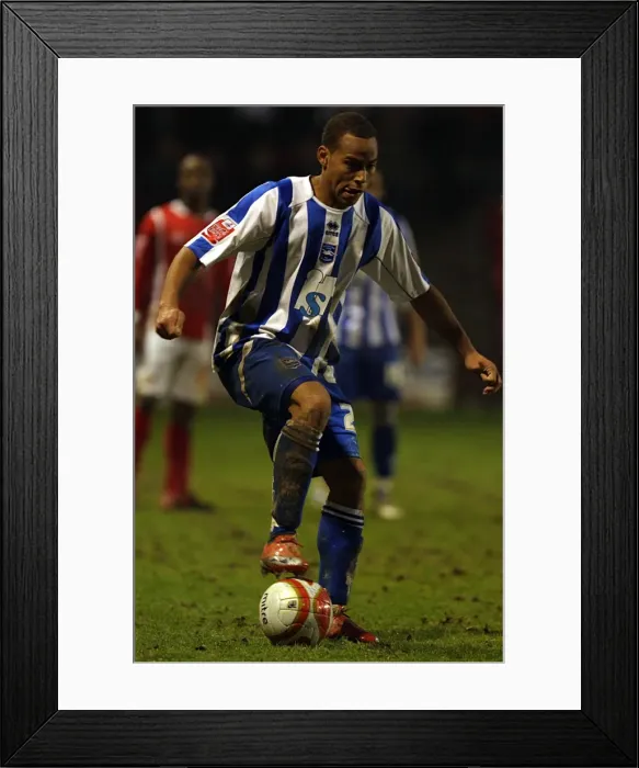 Framed Print : Elliott Bennett: Brighton and Hove Albion FC Star Framed Print : Elliott Bennett: Brighton and Hove Albion FC Star