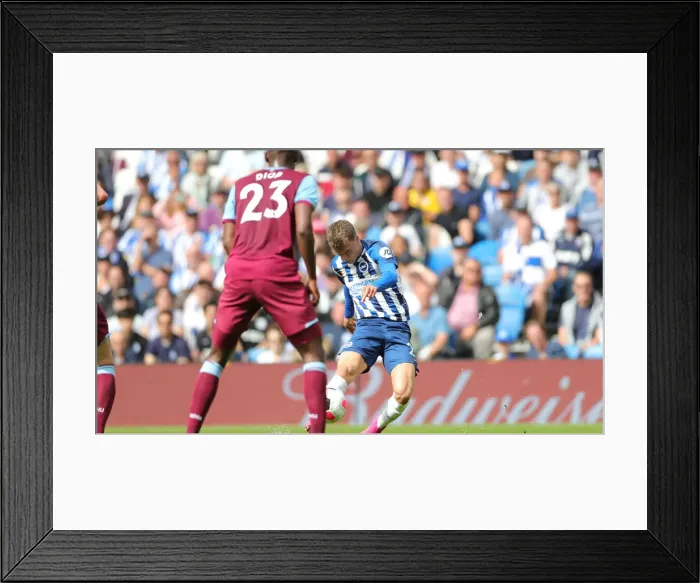 Framed Print : Brighton and Hove Albion vs. West Ham United: Premier League Showdown at American Express Community Stadium (17th August 2019) Framed Print : Brighton and Hove Albion vs. West Ham United: Premier League Showdown at American Express Community Stadium (17th August 2019)