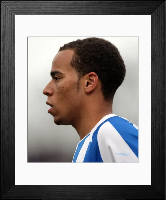 Framed Print : Brighton and Hove Albion's Star Midfielder Elliott Bennett Framed Print : Brighton and Hove Albion's Star Midfielder Elliott Bennett