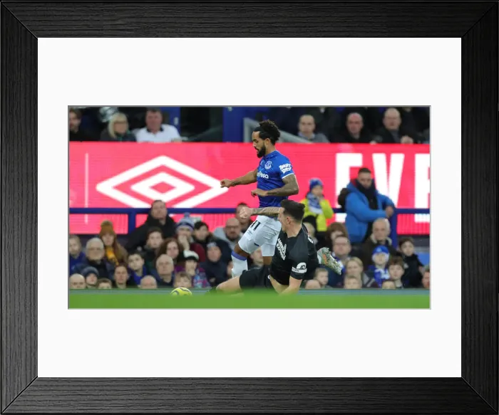 Framed Print : Intense Premier League Showdown: Everton vs. Brighton and Hove Albion at Goodison Park (11Jan20) Framed Print : Intense Premier League Showdown: Everton vs. Brighton and Hove Albion at Goodison Park (11Jan20)