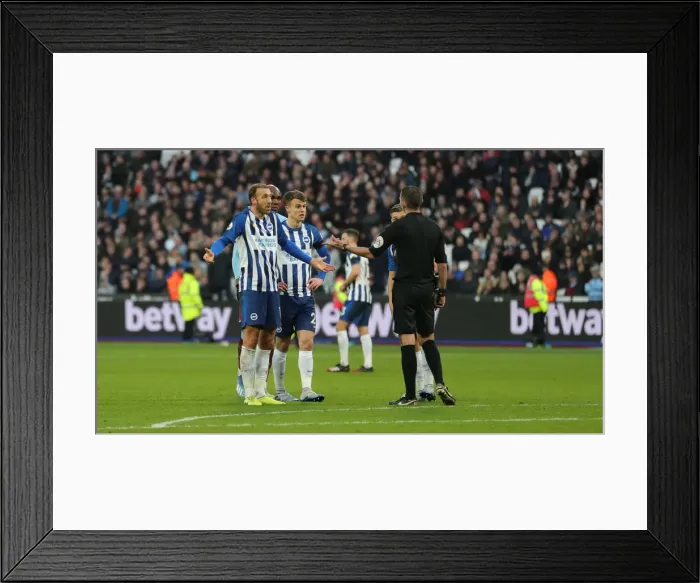 Framed Print : A Battle in the Premier League: West Ham United vs. Brighton & Hove Albion (1st February 2020) Framed Print : A Battle in the Premier League: West Ham United vs. Brighton & Hove Albion (1st February 2020)