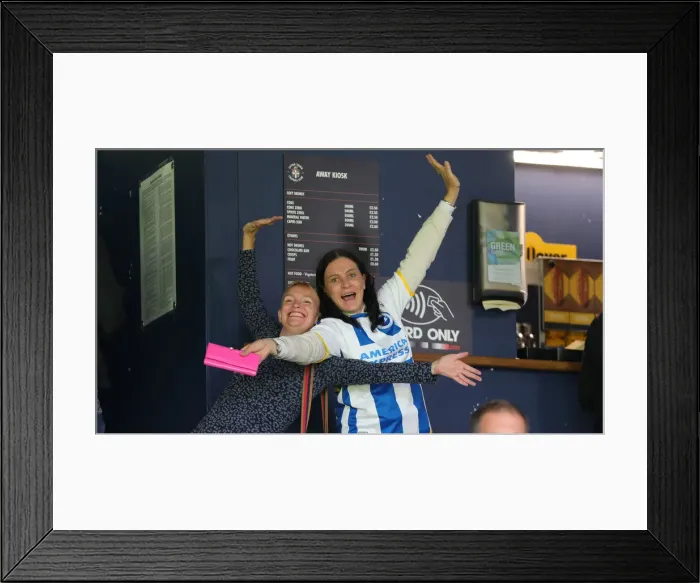 Framed Print : Pre-Season Friendly: Luton Town vs. Brighton & Hove Albion at Kenilworth Road (31st July 2021) Framed Print : Pre-Season Friendly: Luton Town vs. Brighton & Hove Albion at Kenilworth Road (31st July 2021)