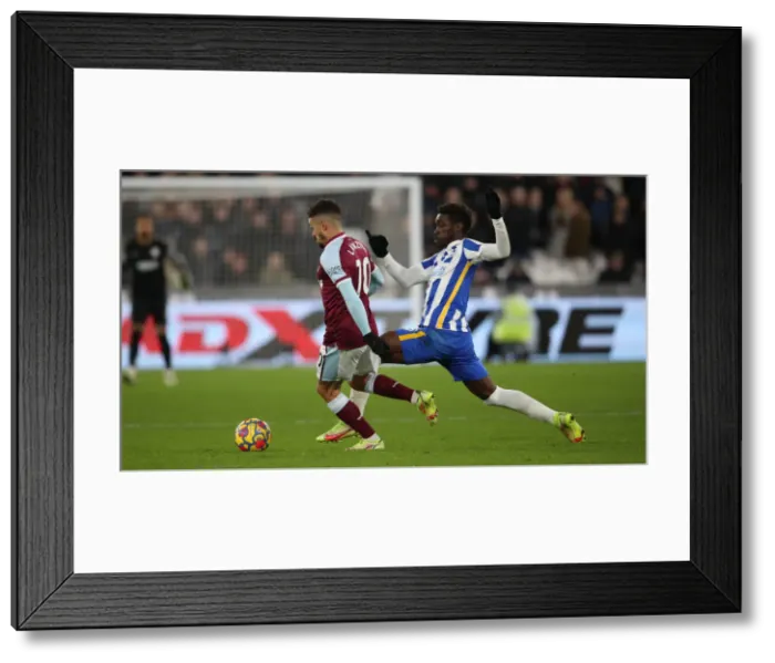 Framed Print : Decisive Moment at The London Stadium: West Ham United vs. Brighton and Hove Albion, 1st December 2021 Framed Print : Decisive Moment at The London Stadium: West Ham United vs. Brighton and Hove Albion, 1st December 2021