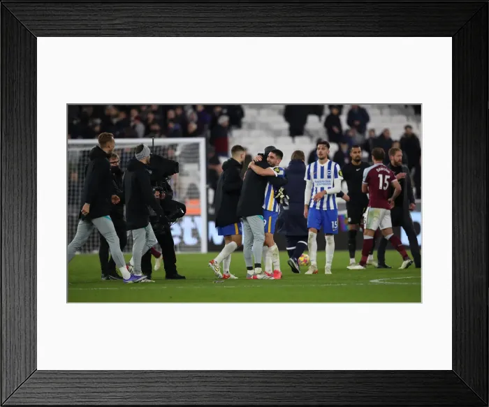 Framed Print : Decisive Moment: West Ham United vs. Brighton & Hove Albion - Premier League Showdown at The London Stadium (1st December 2021) Framed Print : Decisive Moment: West Ham United vs. Brighton & Hove Albion - Premier League Showdown at The London Stadium (1st December 2021)