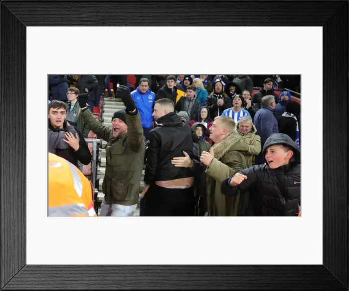 Framed Print : Decisive Moments: Southampton vs. Brighton & Hove Albion at St Mary's, 4th December 2021 Framed Print : Decisive Moments: Southampton vs. Brighton & Hove Albion at St Mary's, 4th December 2021