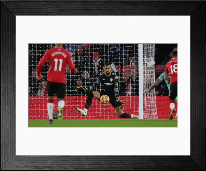 Framed Print : Decisive Moments: Southampton vs. Brighton & Hove Albion at St Mary's, 4th December 2021 Framed Print : Decisive Moments: Southampton vs. Brighton & Hove Albion at St Mary's, 4th December 2021