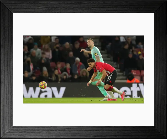 Framed Print : Decisive Moments: Southampton vs. Brighton & Hove Albion at St Mary's (04DEC21) Framed Print : Decisive Moments: Southampton vs. Brighton & Hove Albion at St Mary's (04DEC21)