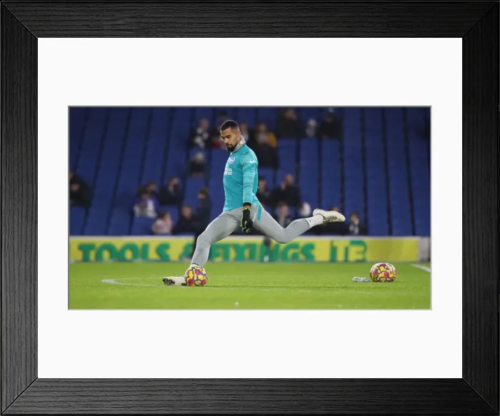 Framed Print : Boxing Day Battle: Premier League Clash between Brighton & Hove Albion and Brentford (26DEC21) Framed Print : Boxing Day Battle: Premier League Clash between Brighton & Hove Albion and Brentford (26DEC21)