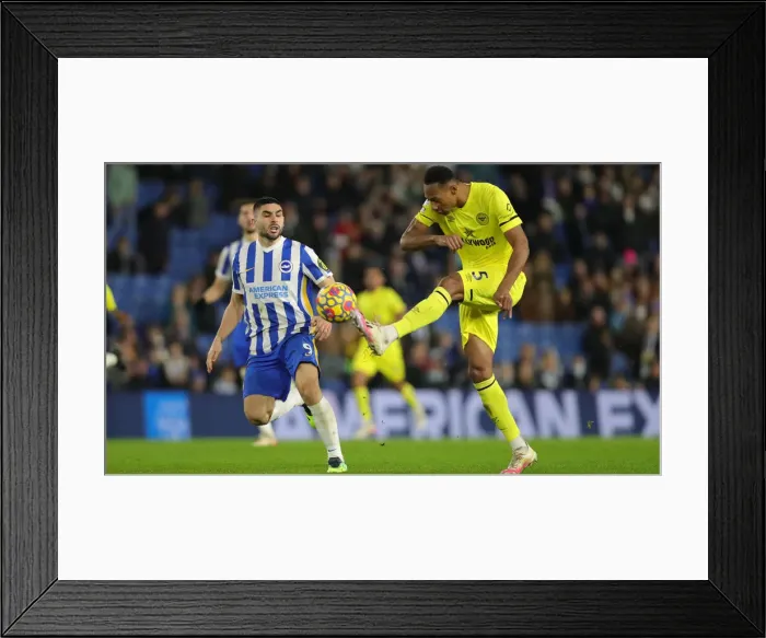 Framed Print : Boxing Day Battle: Premier League Clash between Brighton & Hove Albion and Brentford (26DEC21) Framed Print : Boxing Day Battle: Premier League Clash between Brighton & Hove Albion and Brentford (26DEC21)