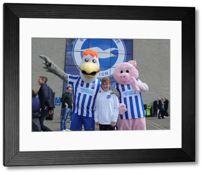 Framed Print : Intense Premier League Showdown: Brighton & Hove Albion vs. Southampton (24APR22) Framed Print : Intense Premier League Showdown: Brighton & Hove Albion vs. Southampton (24APR22)