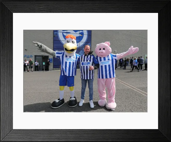 Framed Print : Intense Premier League Rivalry: Brighton & Hove Albion vs. Southampton (24APR22) Framed Print : Intense Premier League Rivalry: Brighton & Hove Albion vs. Southampton (24APR22)
