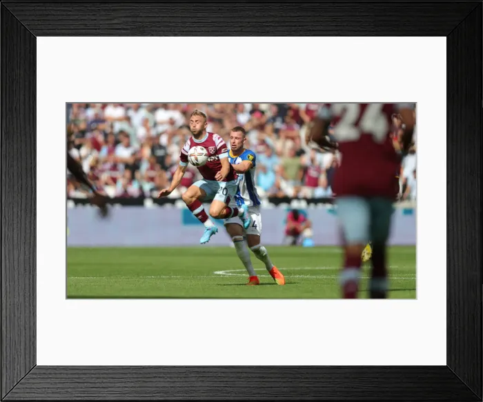 Framed Print : Intense Premier League Clash: West Ham United vs. Brighton and Hove Albion (21AUG22) Framed Print : Intense Premier League Clash: West Ham United vs. Brighton and Hove Albion (21AUG22)