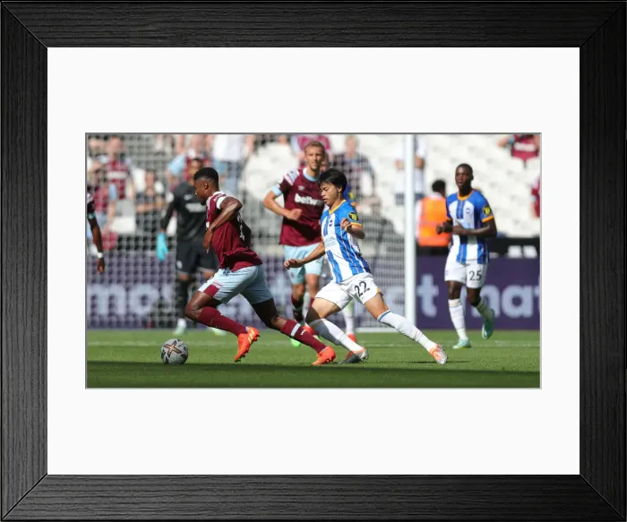 Framed Print : Intense Premier League Clash: West Ham United vs. Brighton and Hove Albion (21st August 2022) Framed Print : Intense Premier League Clash: West Ham United vs. Brighton and Hove Albion (21st August 2022)