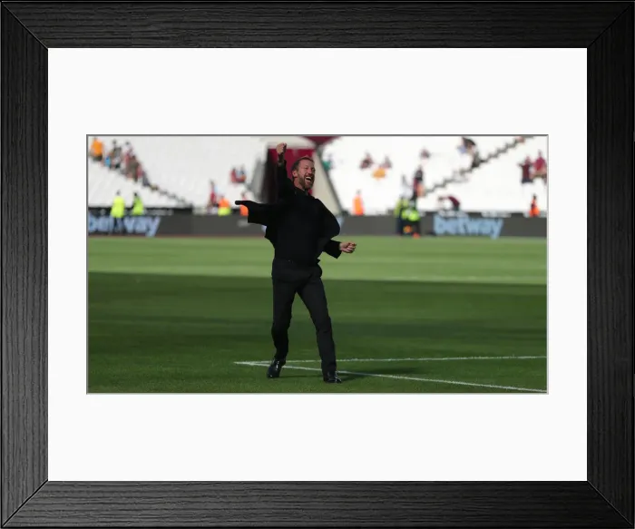 Framed Print : Intense Premier League Clash: West Ham United vs. Brighton and Hove Albion (21st August 2022)