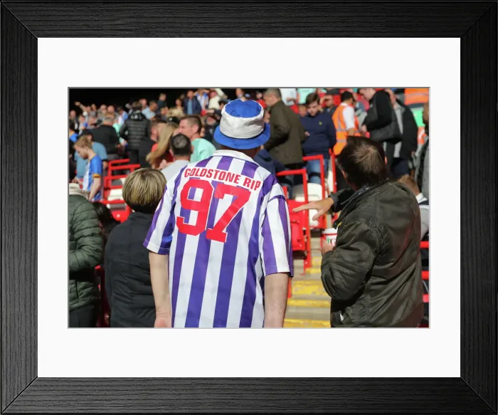 Framed Print : Intense Premier League Showdown: Liverpool vs. Brighton & Hove Albion at Anfield (1st October 2022) Framed Print : Intense Premier League Showdown: Liverpool vs. Brighton & Hove Albion at Anfield (1st October 2022)