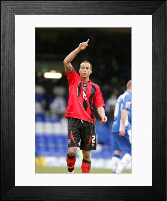 Framed Print : Brighton & Hove Albion's Midfield Maestro: Elliott Bennett Framed Print : Brighton & Hove Albion's Midfield Maestro: Elliott Bennett