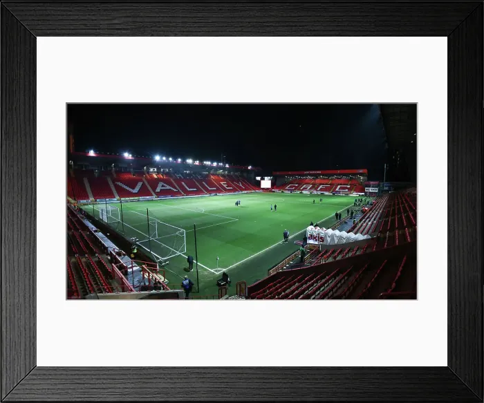 Framed Print : Carabao Cup Clash: Charlton Athletic vs. Brighton and Hove Albion (21DEC22) Framed Print : Carabao Cup Clash: Charlton Athletic vs. Brighton and Hove Albion (21DEC22)