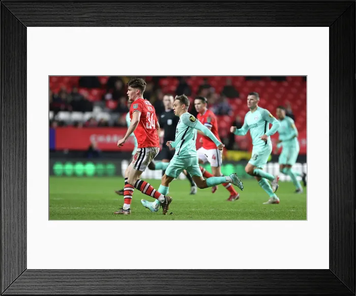 Framed Print : Decisive Moment: Charlton Athletic vs. Brighton & Hove Albion in the Carabao Cup (21DEC22) Framed Print : Decisive Moment: Charlton Athletic vs. Brighton & Hove Albion in the Carabao Cup (21DEC22)
