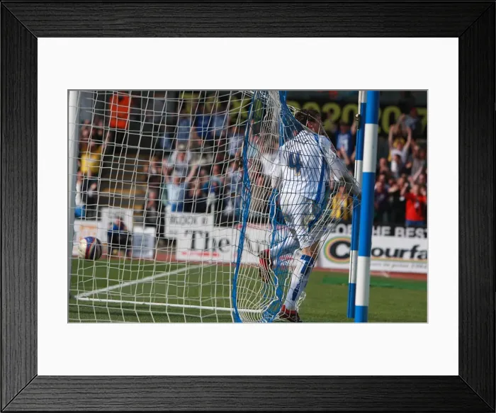 Framed Print : elphock goal celeb carlisle 1693 bd Framed Print : elphock goal celeb carlisle 1693 bd