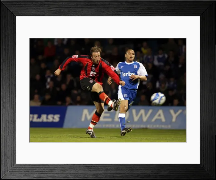 Framed Print : Brighton & Hove Albion FC: 2009-10 Away Game at Gillingham Framed Print : Brighton & Hove Albion FC: 2009-10 Away Game at Gillingham
