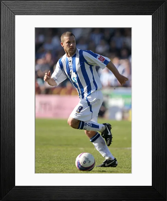 Framed Print : Alan Navarro Framed Print : Alan Navarro